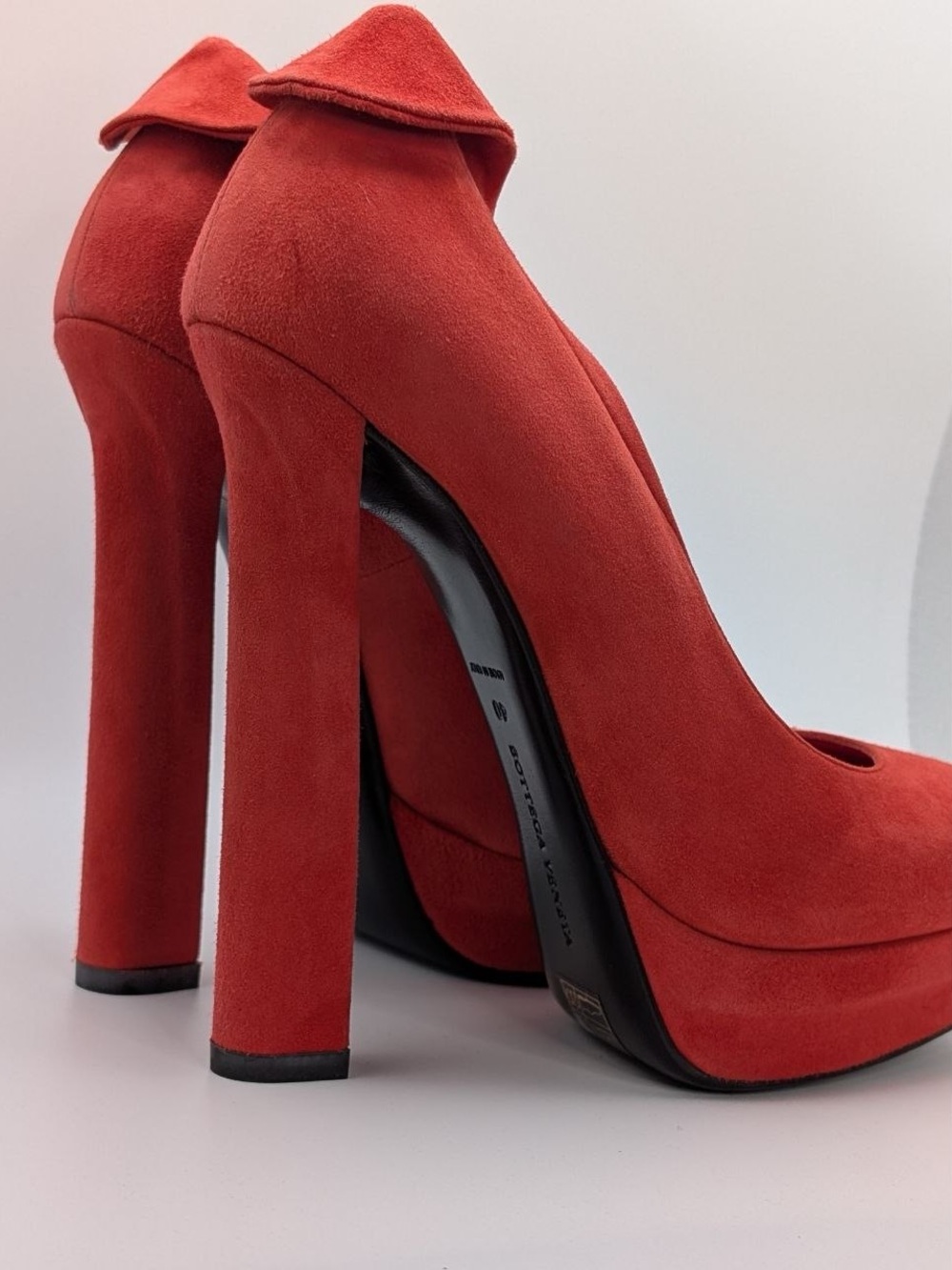 NWT Bottega Veneta Red Suede Platform High Heel Pumps Size 40 US 10 New in Box - Picture 5 of 16
